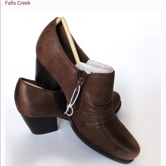 Falls Creek ‘Laura’ Ankle Boots - Picture 3 of 8